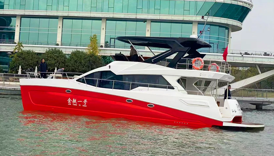 Intengiso ye-yacht